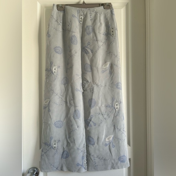 Dana Buchman Wool and Silk Skirt - Size 8 - Picture 2 of 6